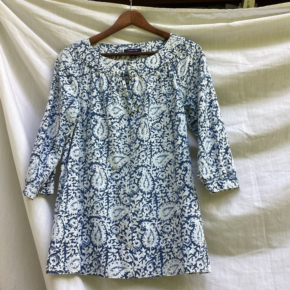 Lands’ End blue and white patterned business casual tunic, size 6
